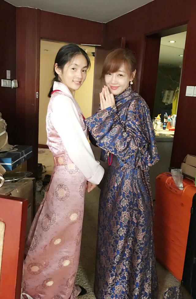 金沙小学三年级英语组开展第二轮集体走课活动“必一运动”